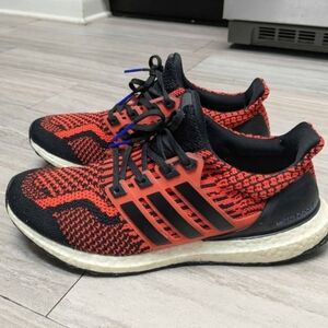 LIKE NEW Adidas Ultraboost 5.0 DNA Men's Size 9.5 Solar Red/ Orange/ Black